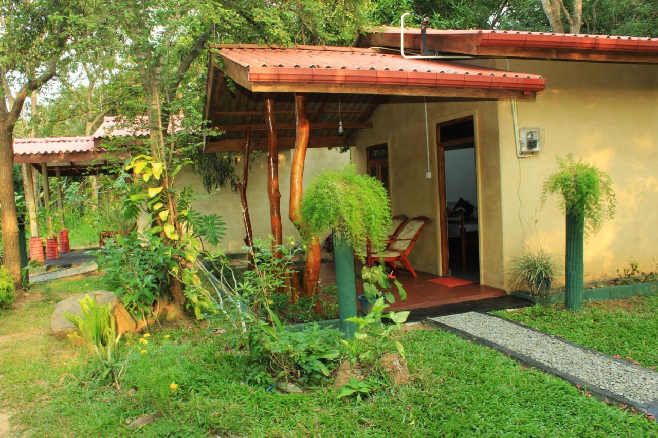Joshua'S Cottage Sigiriya Exteriör bild